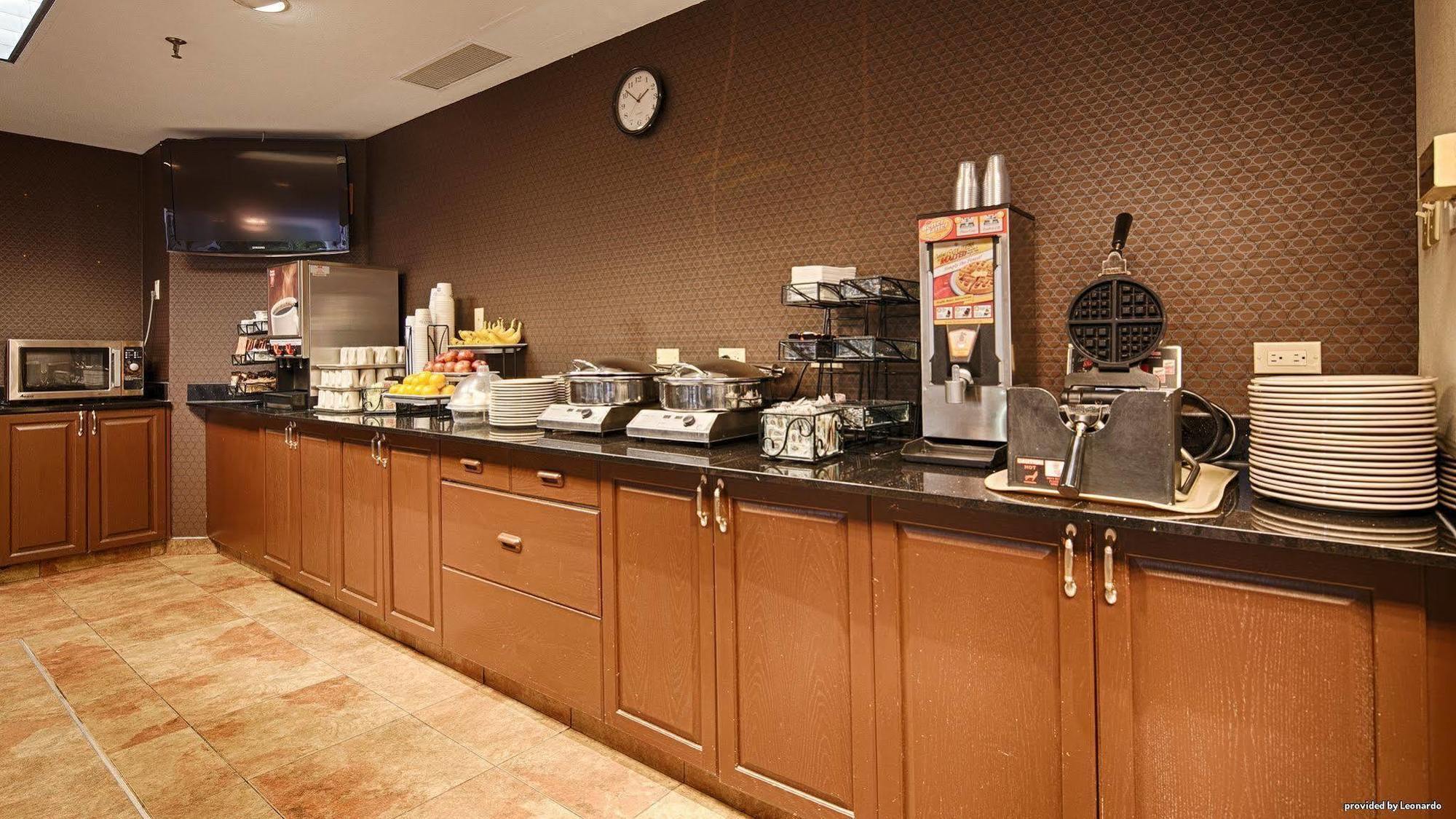 Best Western Airport Inn YYC Exteriér fotografie